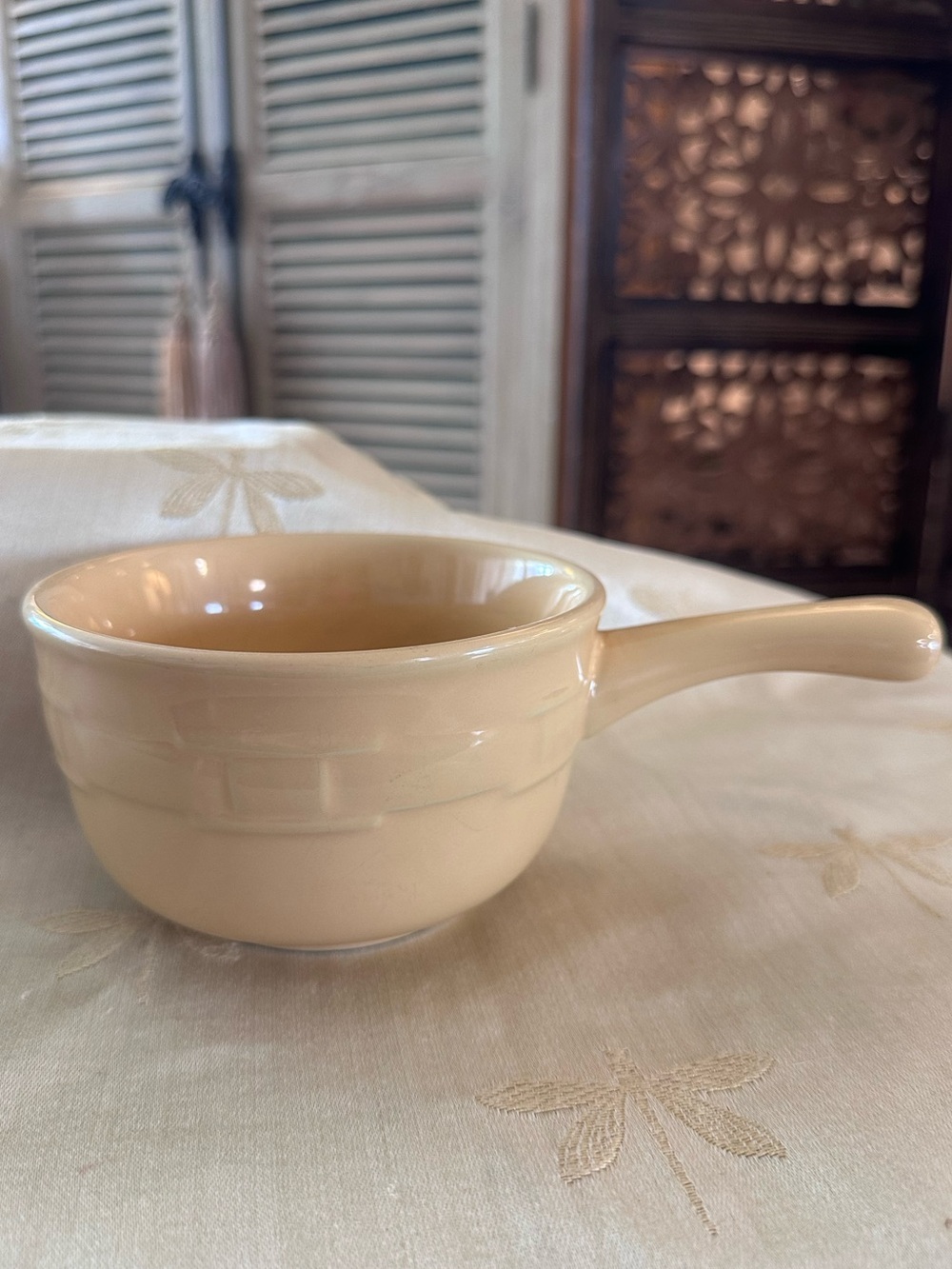 Longaberger Woven Traditions Stoneware Chili / Soup / Chowder Bowl w/ Handle.